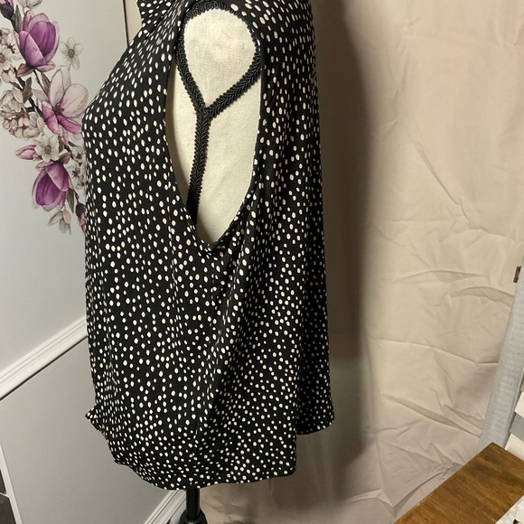 Adrianna Papell Ladies Sleeveless Blouse Large - Picture 3 of 10